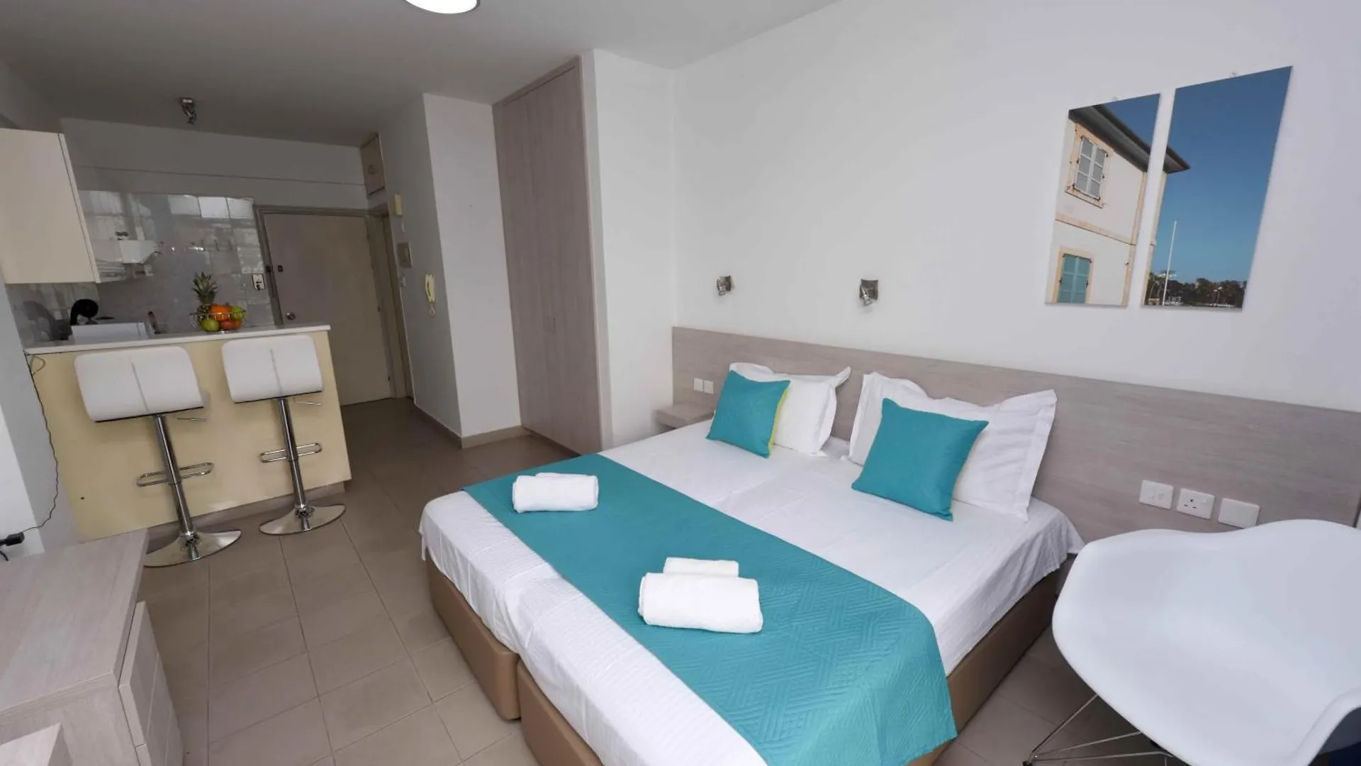 Finikoudes Sunrise Sea View Lux Apartment Larnaca