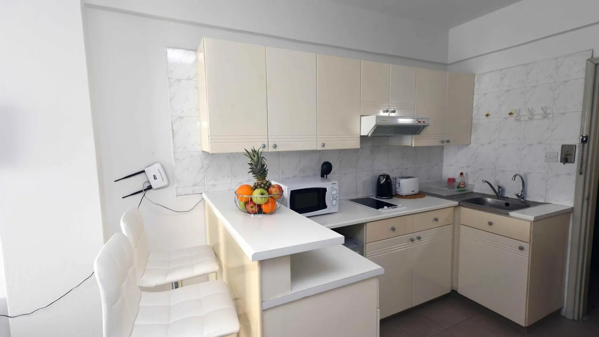 Finikoudes Sunrise Sea View Lux Apartment Larnaca